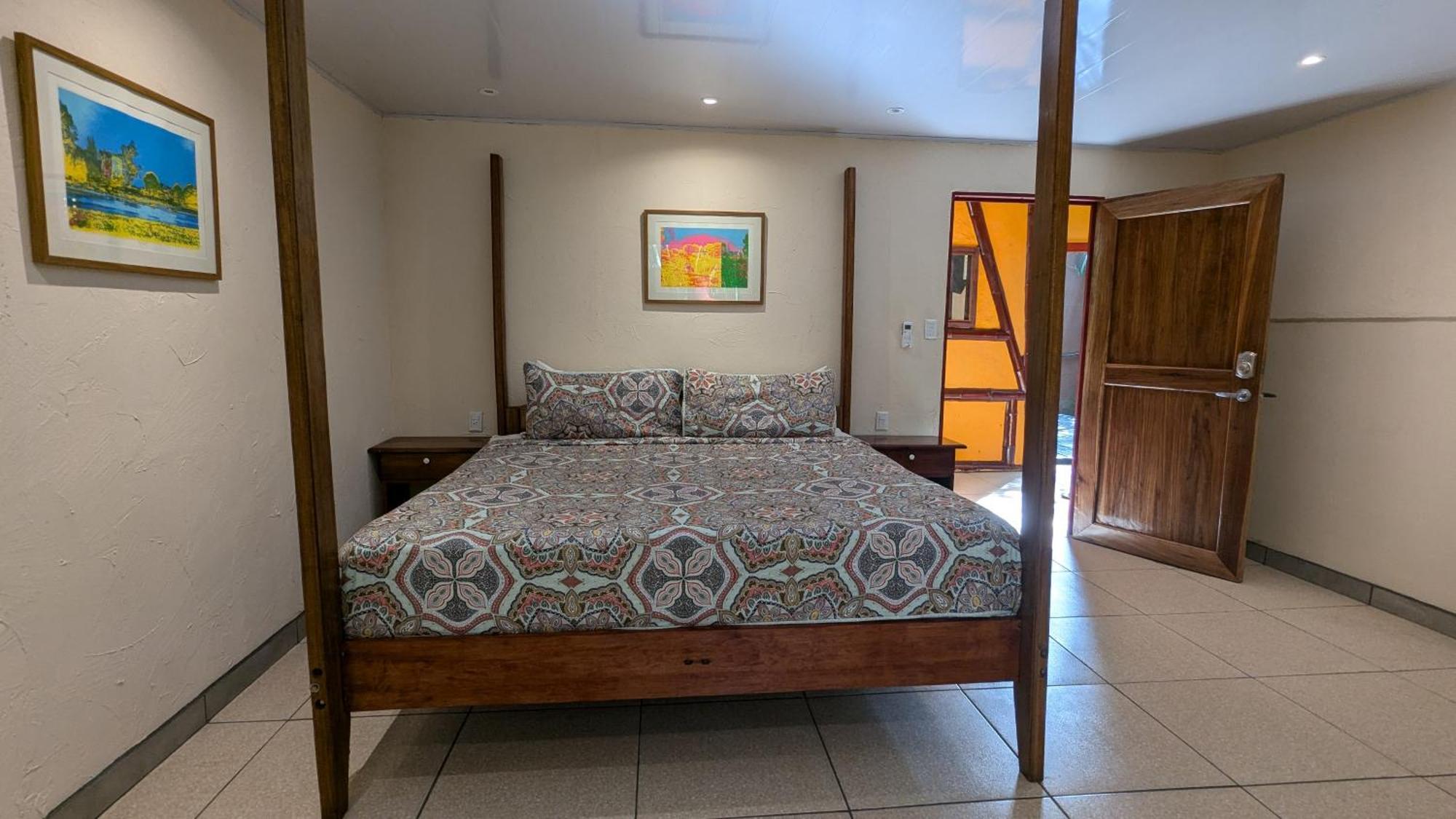 Tree House Beachfront Lodge Puerto Viejo de Talamanca Eksteriør billede